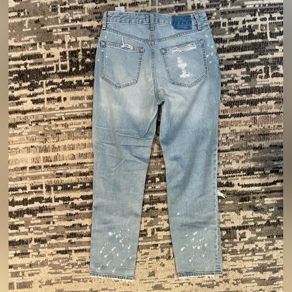 Abercrombie & Finch | Highrise Distressed Girlfriend Jean Light Wash Cotton - Picture 5 of 10